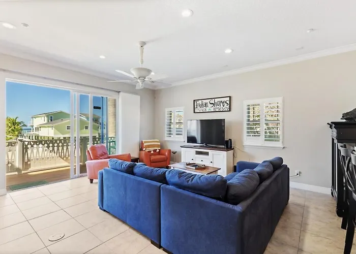 Spacious 4br-3ba Townhouse Steps From The *