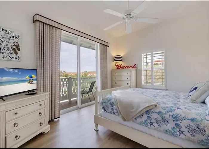 Spacious 4br-3ba Townhouse Steps From The * Clearwater Beach
