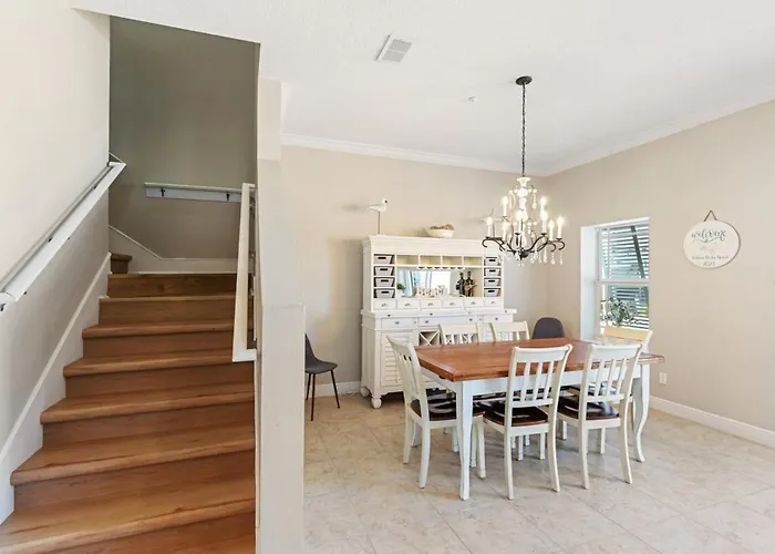 Сasa de vacaciones Spacious 4br-3ba Townhouse Steps From The *