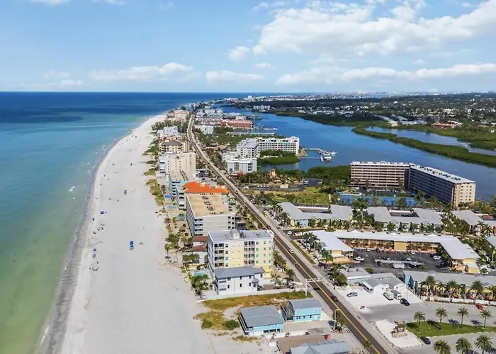Spacious 4br-3ba Townhouse Steps From The Clearwater Beach