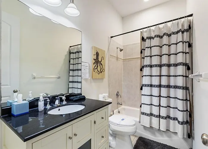 Spacious 4br-3ba Townhouse Steps From The * Clearwater Beach