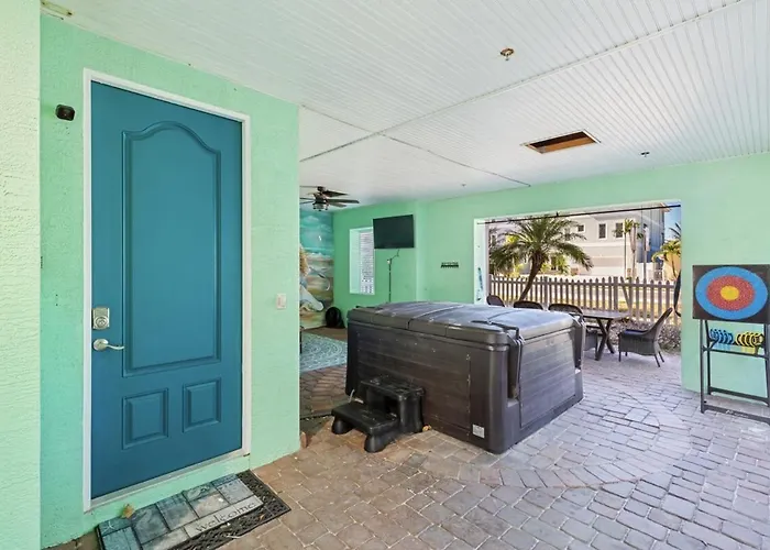 Spacious 4br-3ba Townhouse Steps From The