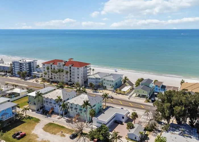 Spacious 4br-3ba Townhouse Steps From The * Clearwater Beach