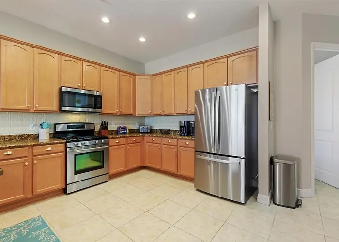 Spacious 4br-3ba Townhouse Steps From The * Clearwater Beach